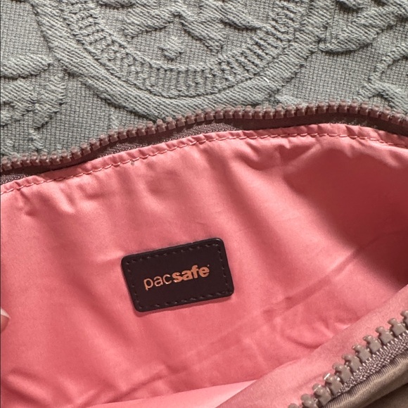 Pacsafe City Safe CX Covertible Crossbody Travel Purse Anti Theft - Blush Tan - Picture 3 of 9